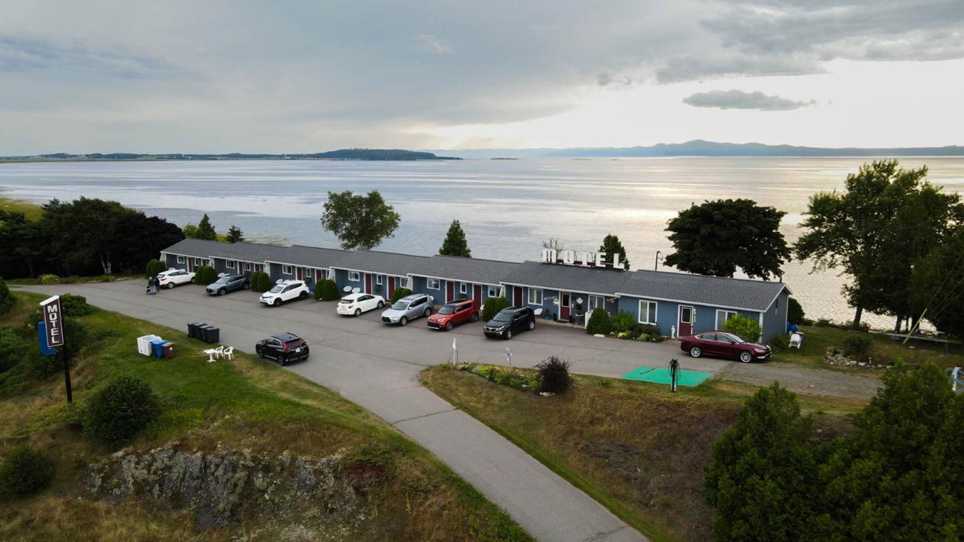 Motel Cap Blanc Kamouraska Exterior photo